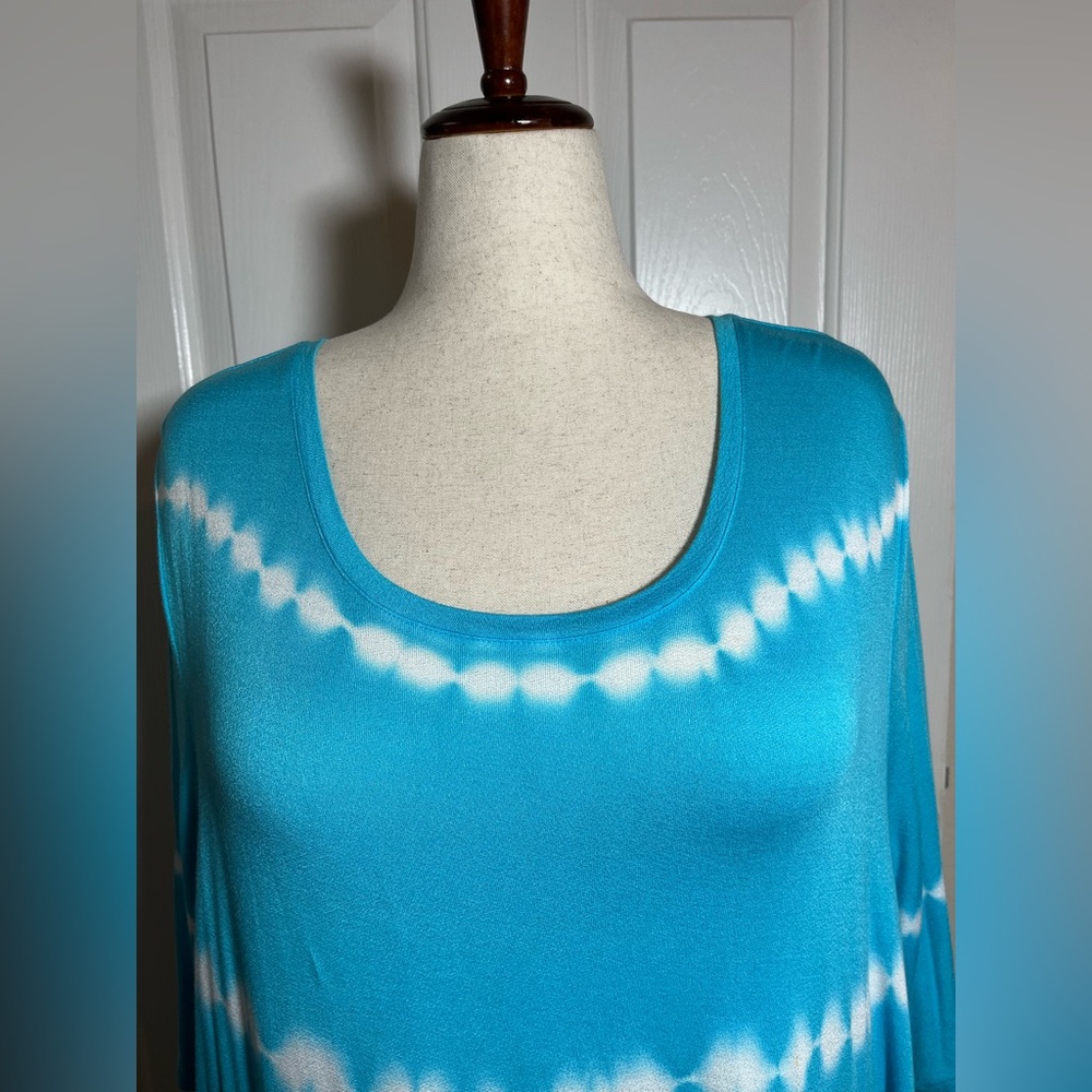 Lane Bryant Turquoise Tie-Dye Scoop Neck Swing Top - Picture 2 of 11